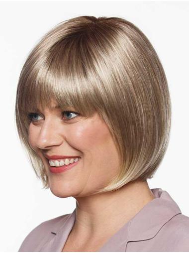 Straight Blonde Bob Wig – Chin-Length Synthetic Hair